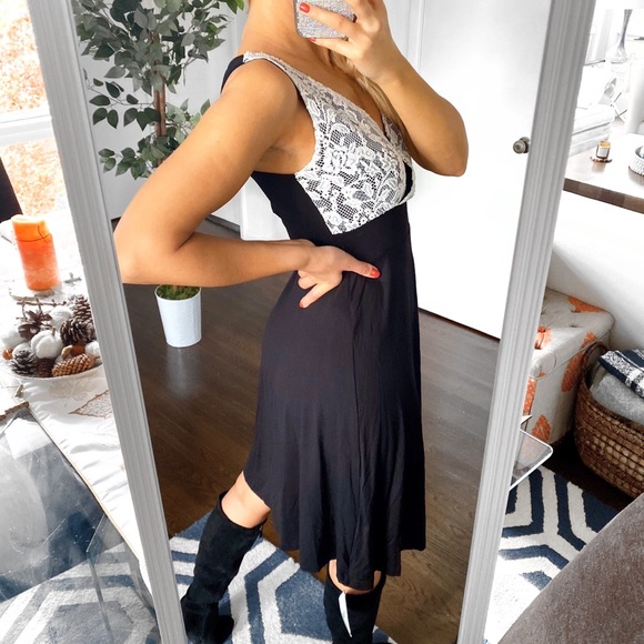 π€ ZALANDO BLACK WHITE LACE FLOWY MIDI DRESS! - Picture 4 of 13